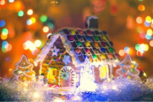 sparking gingerbread house 